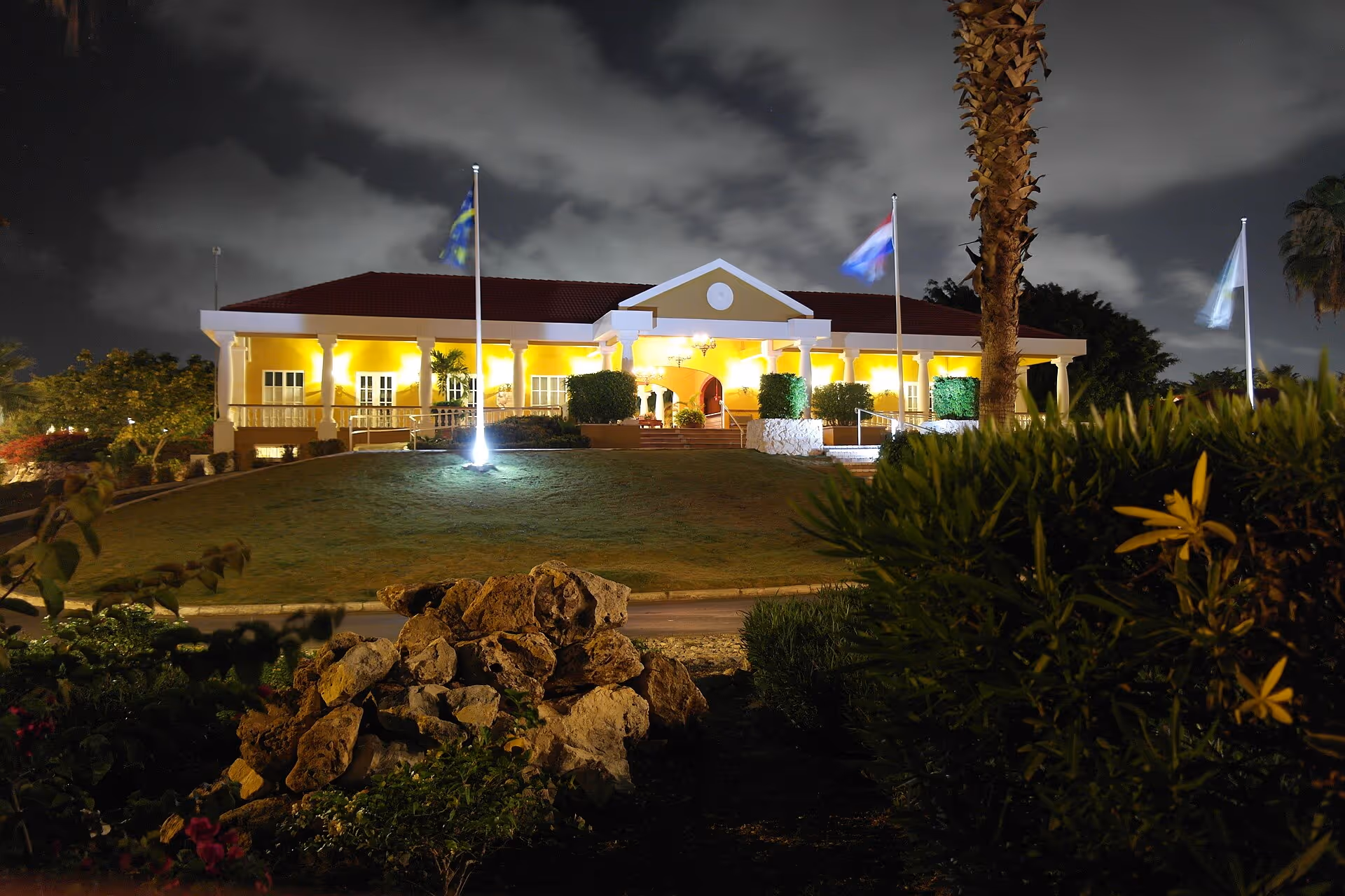 The Livingstone resort buildings at Caracasbaai lit up at night